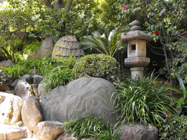 jardin style japonais lanterne pagoda