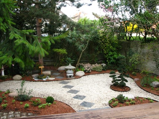 jardin japonais sec aménagement pierres plantes arbustes