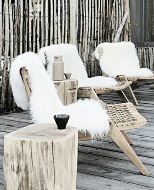 déco maison terrasse style fourrure chaleureux bois campagne hiver design extérieur moderne chaise tasse