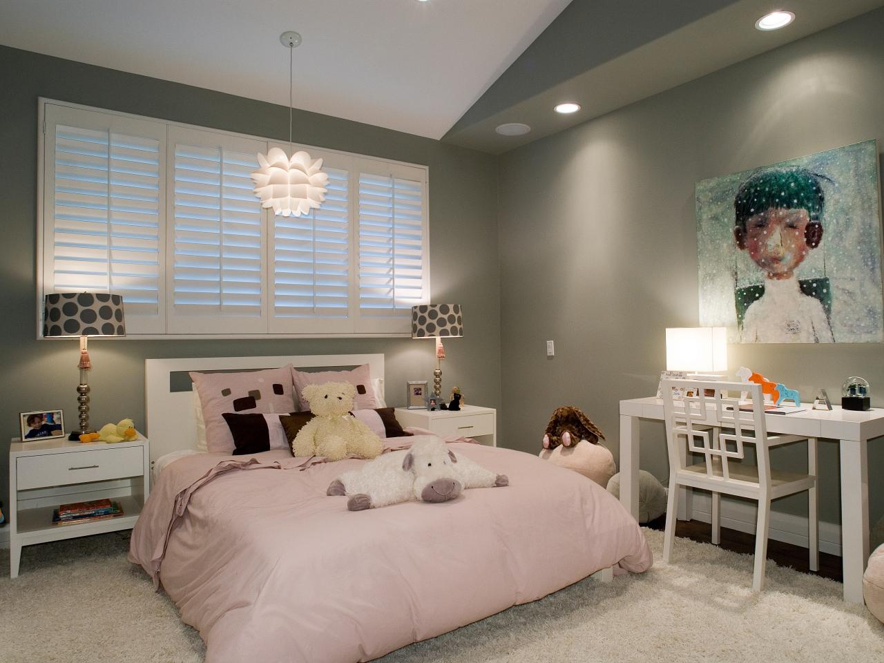 peinture chambre enfant gris lit draps roses grand lit arrangements lampe design