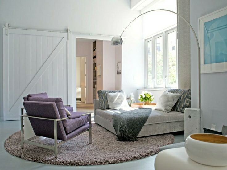 idée chambre salon séparation porte coulissante blanche bois tapis de sol moelleux