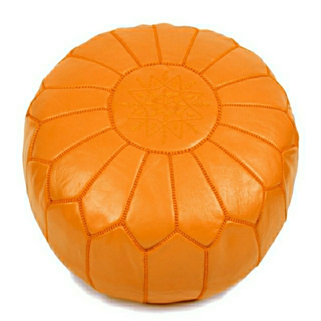 pouf marocain en cuir orange design