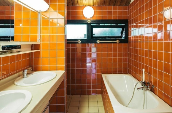 salle bain carrelage orange