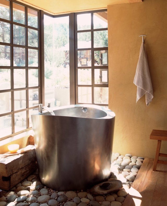 salle bain japonaise baignoire acier