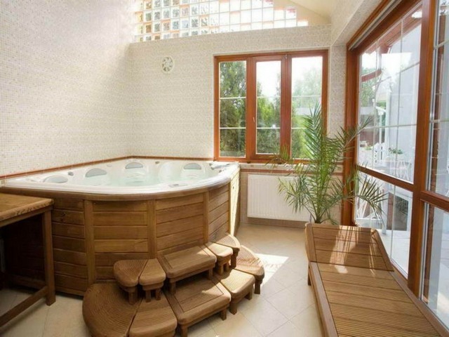 salle bain japonaise baignoire traditionnelle moderne bois