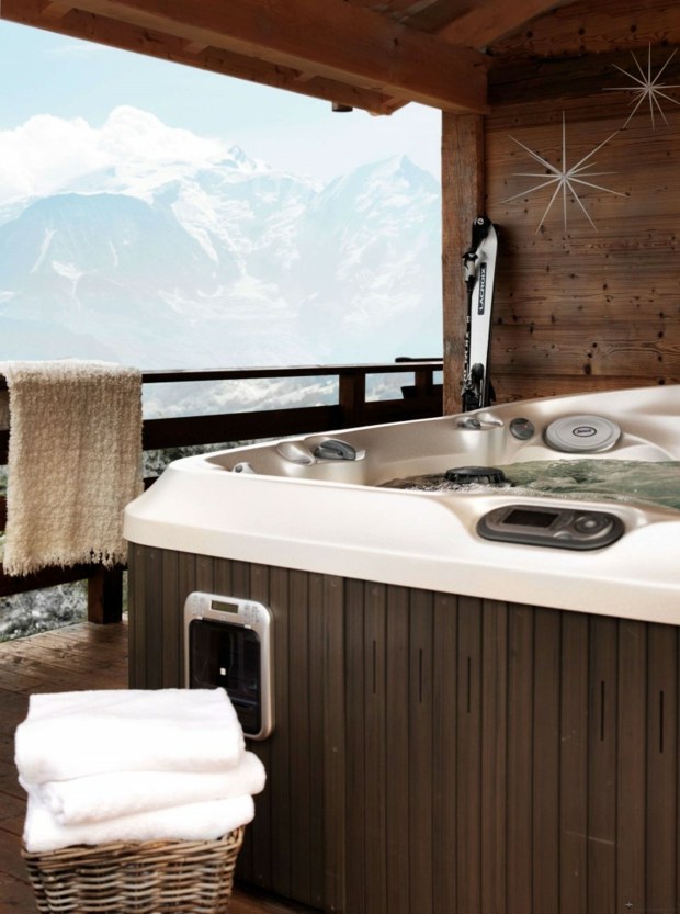 salle de bain avec jacuzzi et vue idyllique