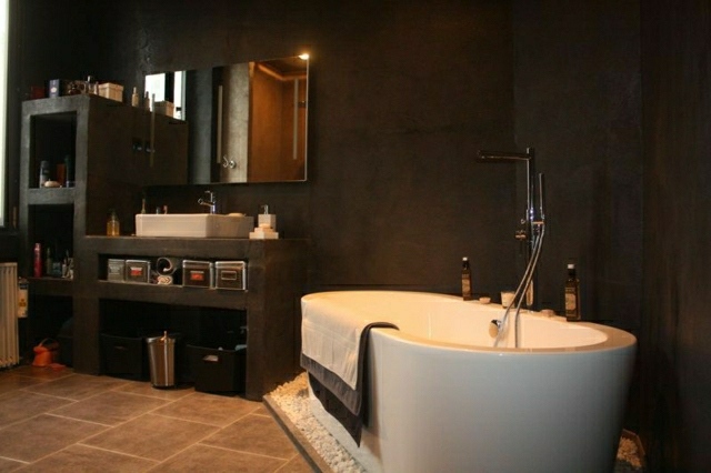salle de bain carrelage en béton baignoire blanc moderne