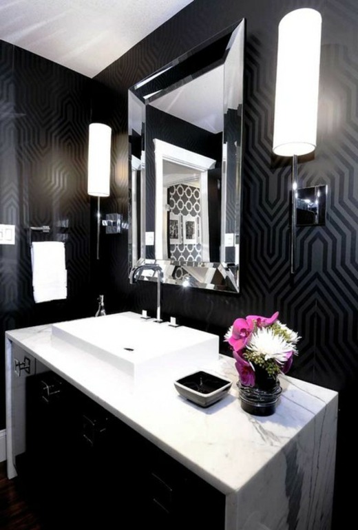 salle de bain noir et blanc originale