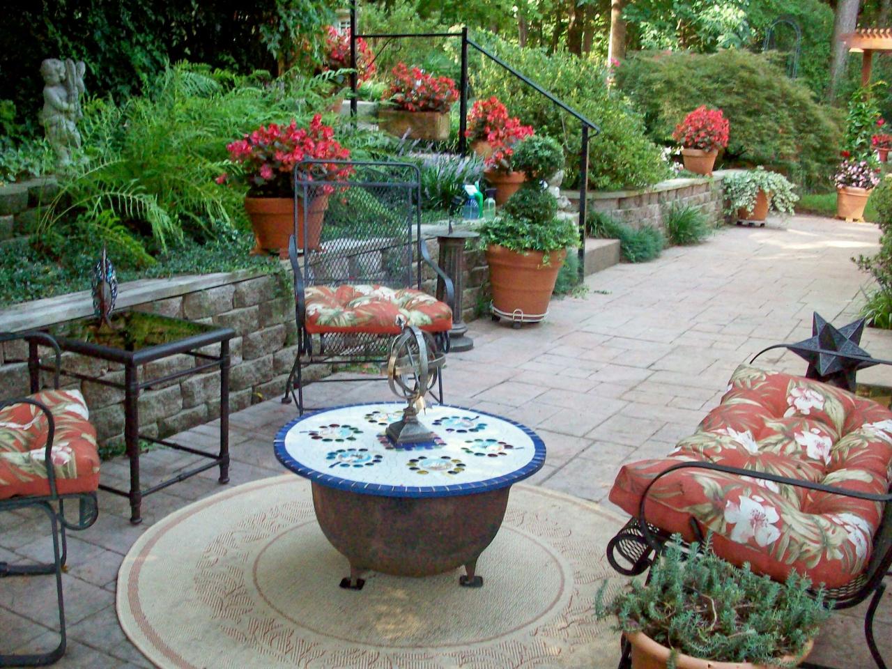 Salon de jardin stylé panagal marocaine table stylé moderne design plante coussins colorés