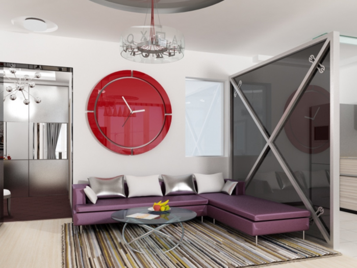 intérieur design de salon contemporain canapé couleur aubergine coussins d'argents