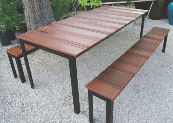 table longue bancs surface bois