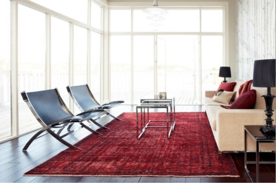 tapis rouge salon moderne chaises moderne canapé