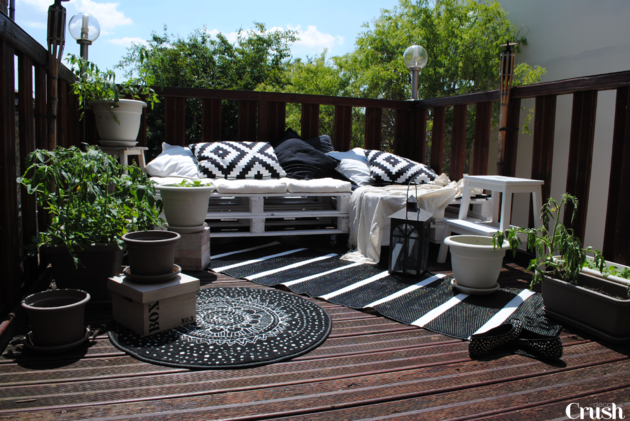 terrasse decor palette bois noir blanc