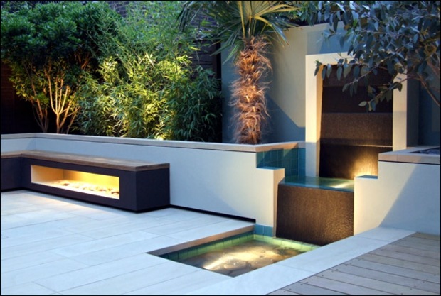terrasse ultra-moderne avec éclairage sous l'eau