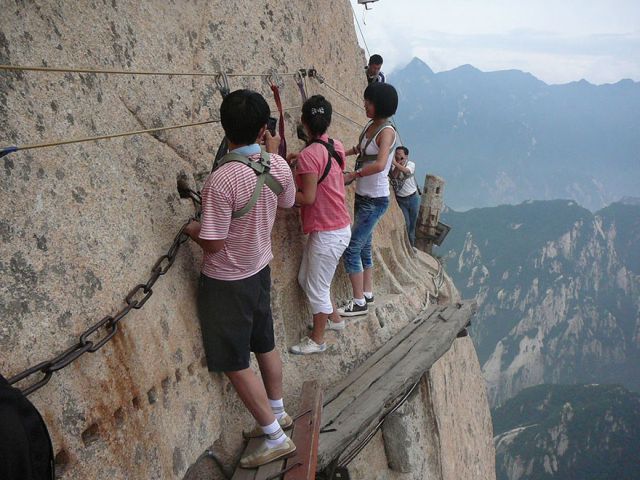 hua shan touristes et la randonnée dangereux 