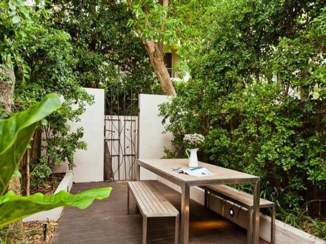 salon de jardin ambiance zen tranquillité beauté à l'extérieur
