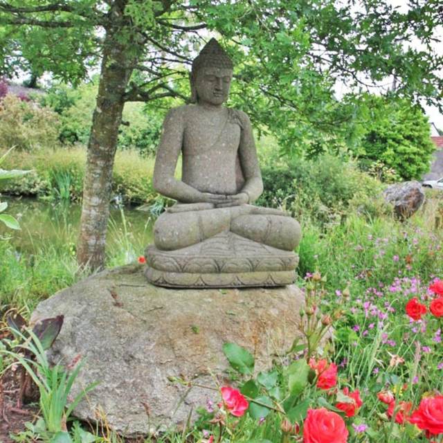 vue statue buddha jardin zen