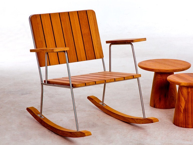 chaise de jardin en bois chaise à bascule collection unipoli design moderne contemporain petite table en bois Deesawat Industries table et chaise de jardin