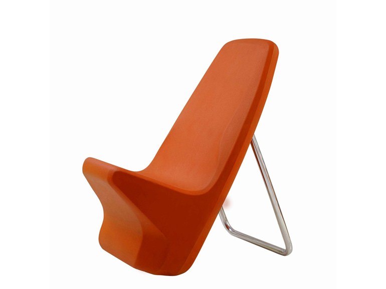 chaise transat en plastique orange chilienne orange flaneuse par Pininfarina A lot of Brasil