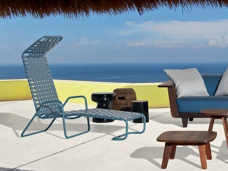 chaise longue avec repos pieds en bleu chiliennes bleu extérieur design Paola Navone Gervasoni
