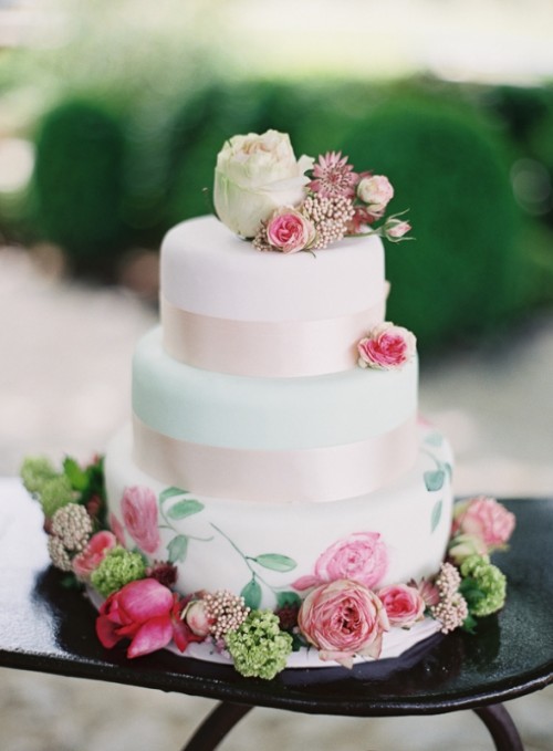gâteau de mariage original design beau idée déco table de mariage