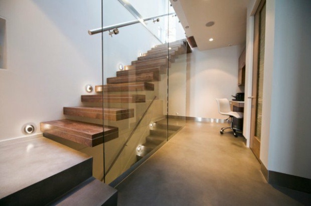 escaliers flottants cloison verre