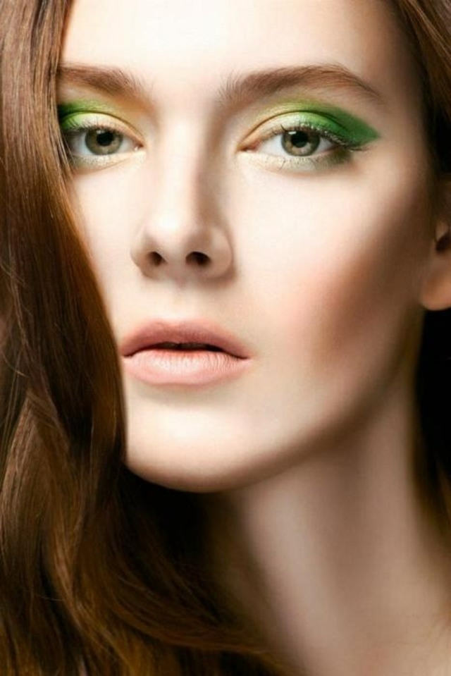maquillage soirée yeux vert naturel et doux vintage make up mascara smoky eyes naturel