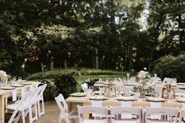 décoration mariage simple harmonieuse jardin