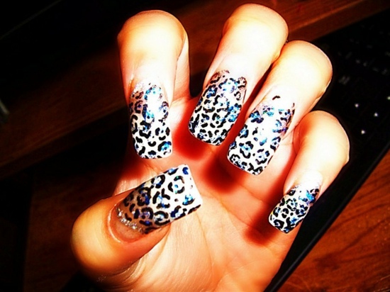 ongles motifs leopard