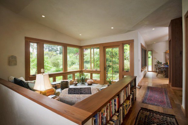 tapis de sol salon moderne bibliothèque canapé design parquet intérieur style
