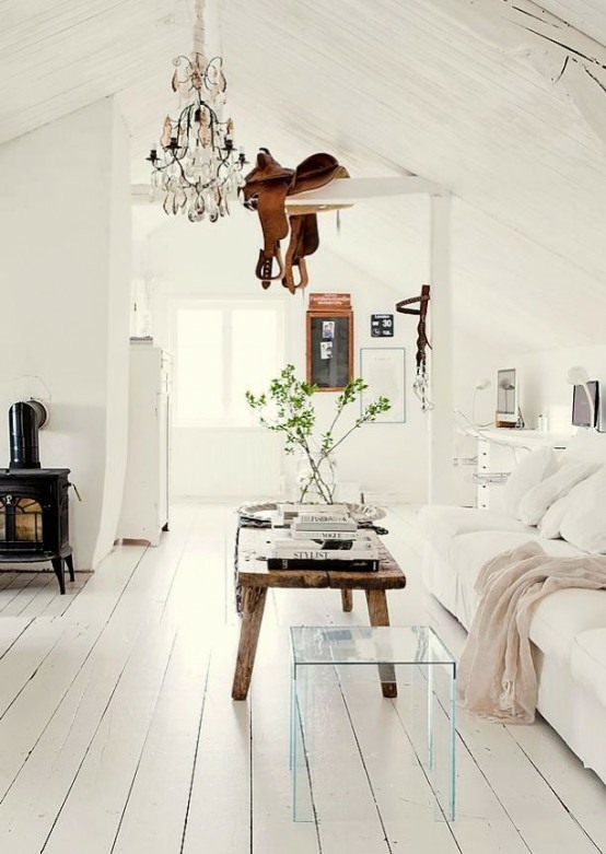 salon intérieur moderne canapé blanc table basse en bois déco florale lampe suspendue 