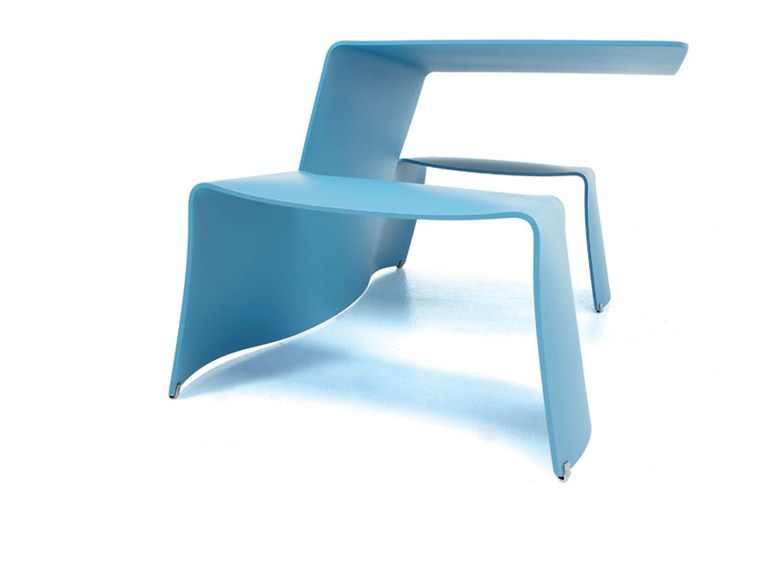 mobilier design jardin table de jardin en aluminium bleue designer  dirk wynant xavier lust