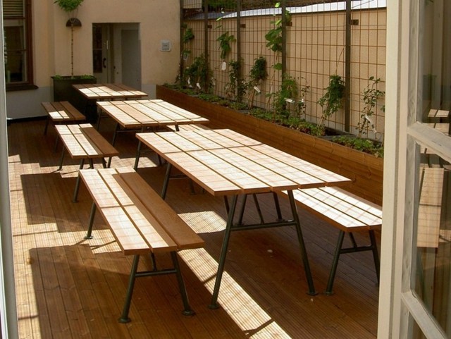 bistrot banc de jardin en bois table de jardin en bois resto cafe bistrot confort