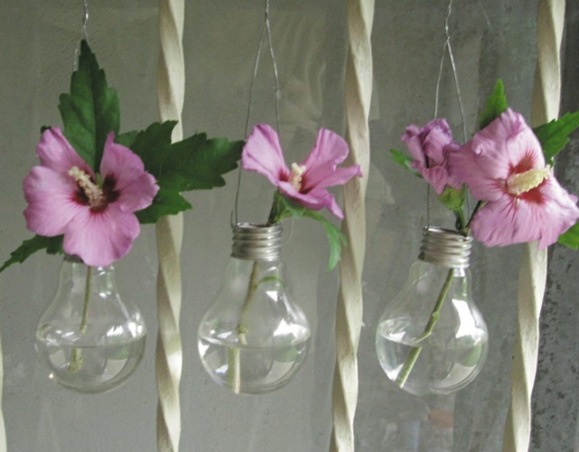 vases suspendus ampoules usagees
