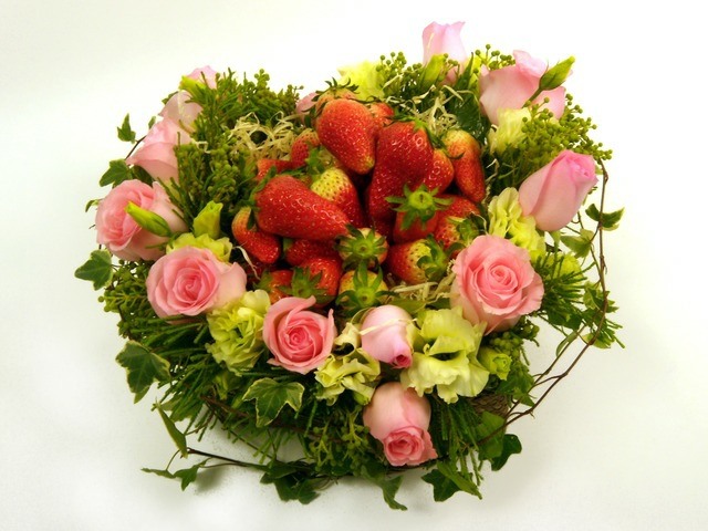 bouquet original rose fraise composition cadeau pas cher bouquet 