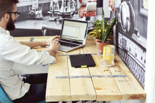 bureau en bois palette idée espace de travail confortable bureau en palette bricolage