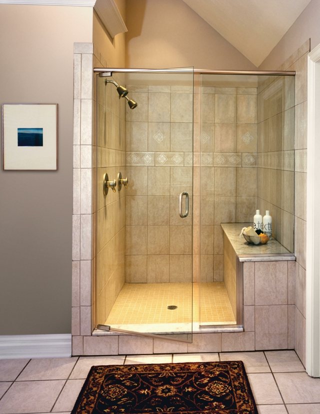 cabine de douche paroi de douche intégrale tapis de sol moderne petite salle de bain