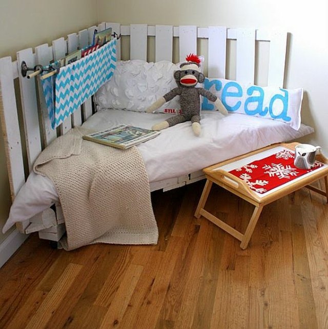 canapé chambre enfant palette en bois blanc idée recyclage bricolage originale