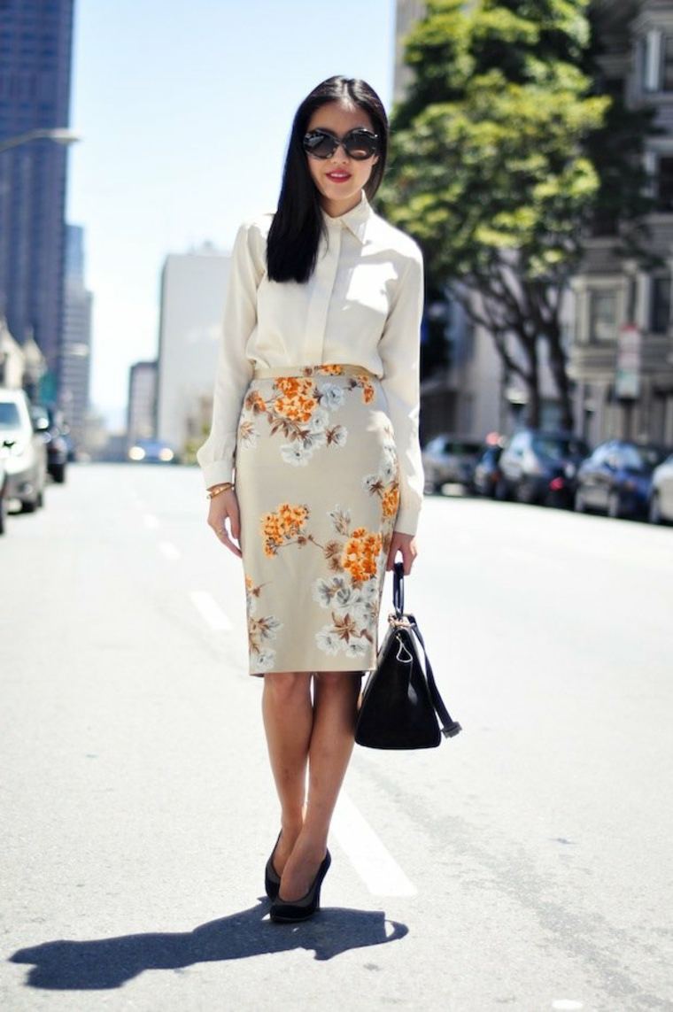 chemisier vintage blanc jupe à motif fleurs sac cuir