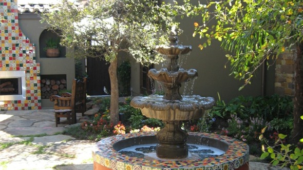 decoration jardin espagnol fontaine