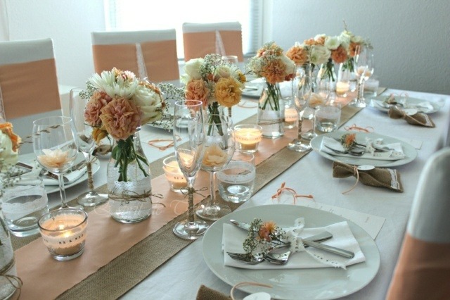 table rectangulaire mariage bouquet de fleurs verres bougies assiettes 