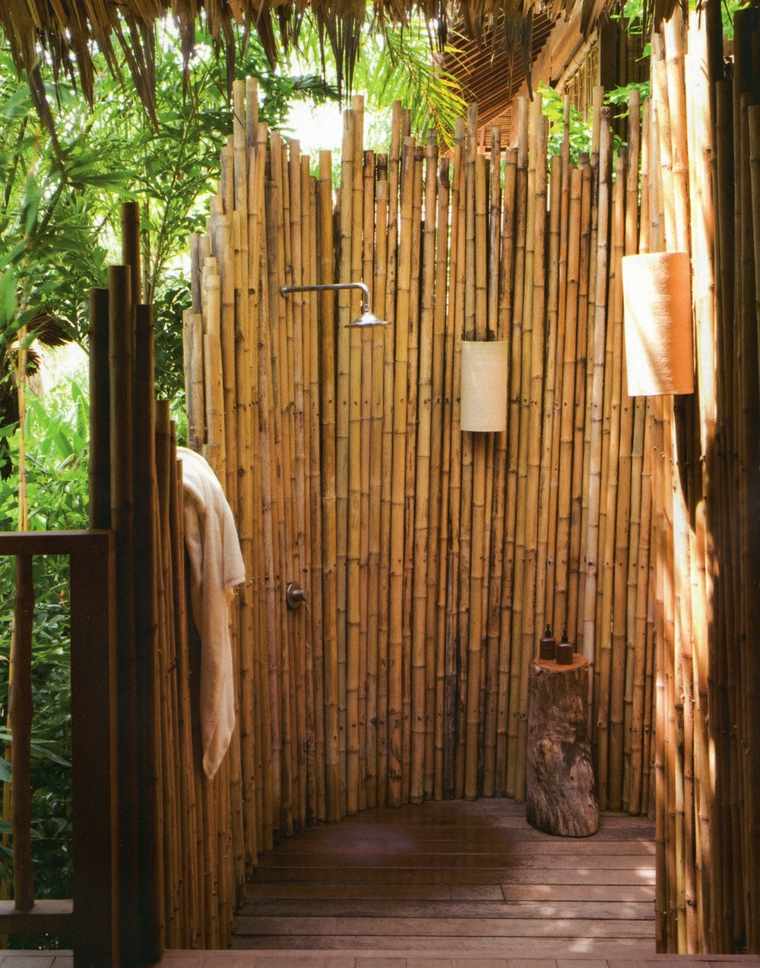 douche cabine extérieure cloisons bambou