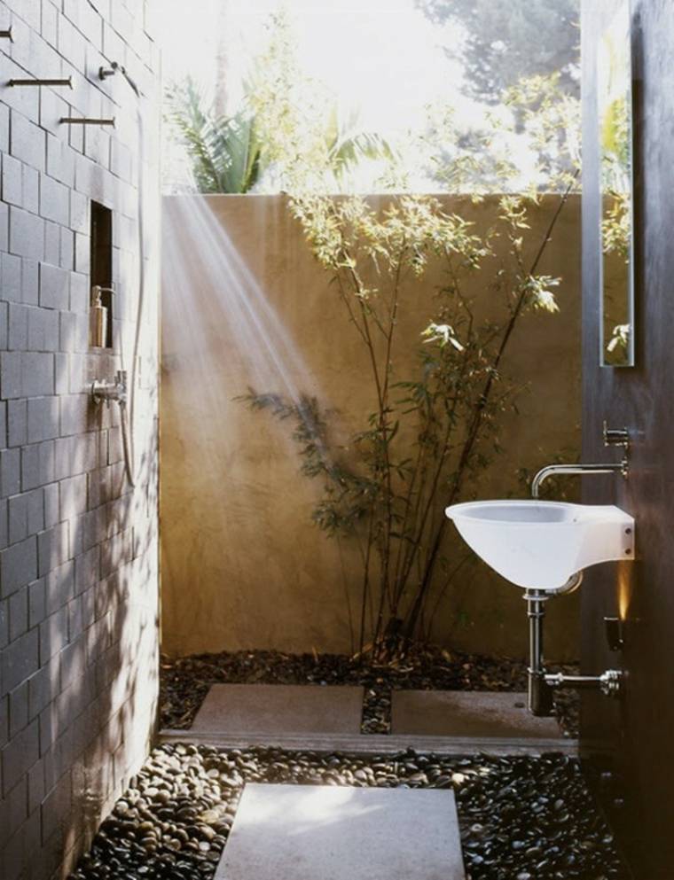 douche de jardin avec robinet