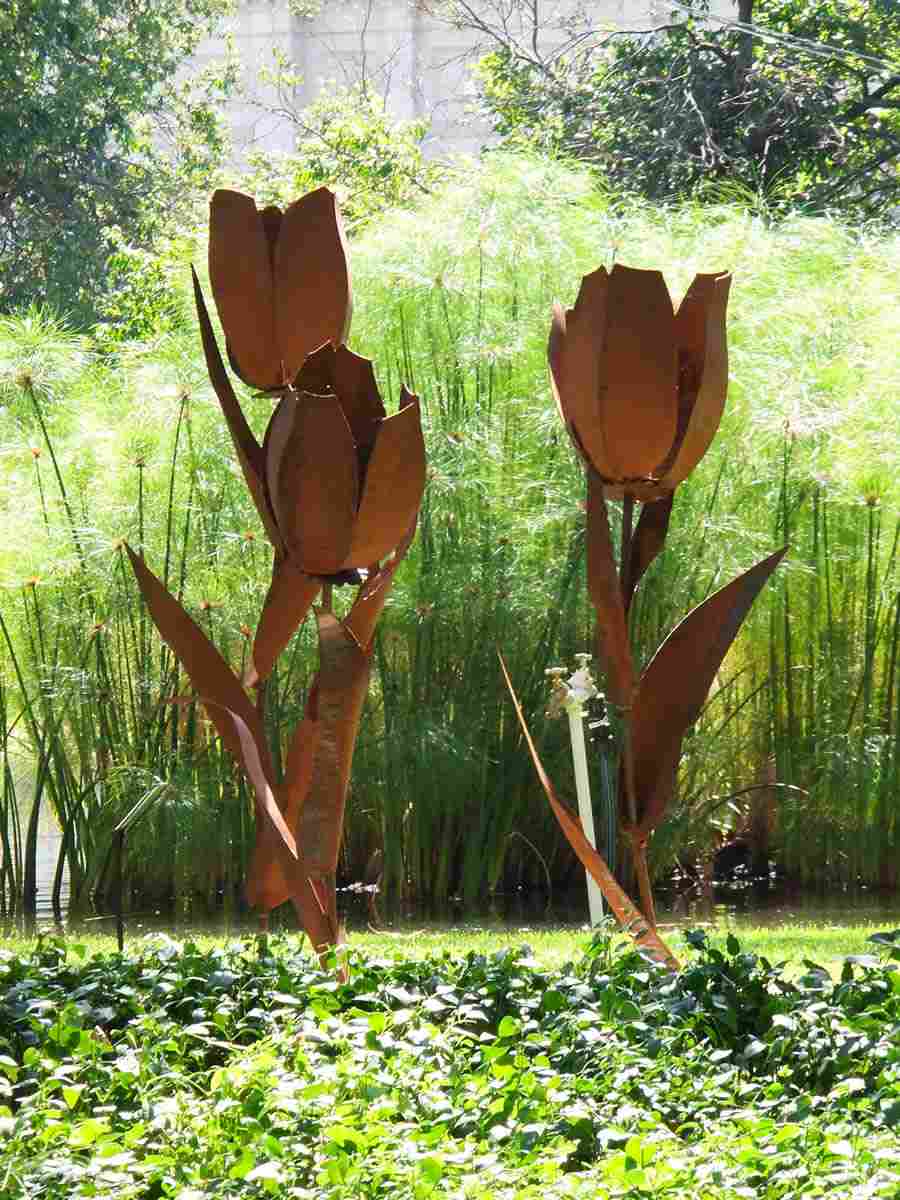 sculpture fleurs en acier déco jardin 