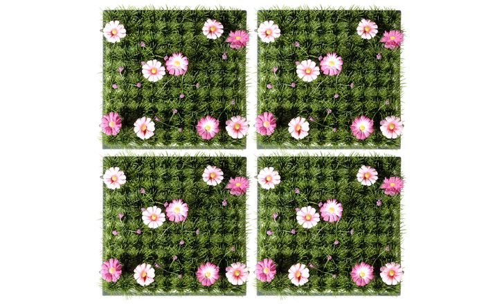 déco table gazon artificiel fleurs  roses blanches 