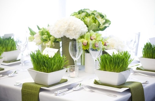 déco printemps table gazon fleurs bouquet centre de table 