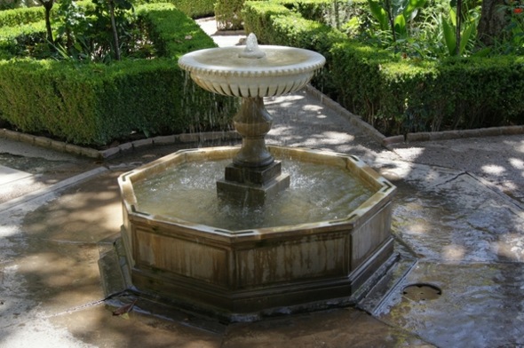 jardin fontaine deco espagnol