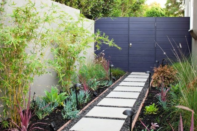 palissade en pvc idée clôture jardin en ville 