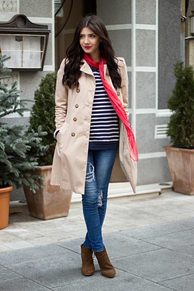 look vintage femme femme look marinière blouse écharpe rouge jean