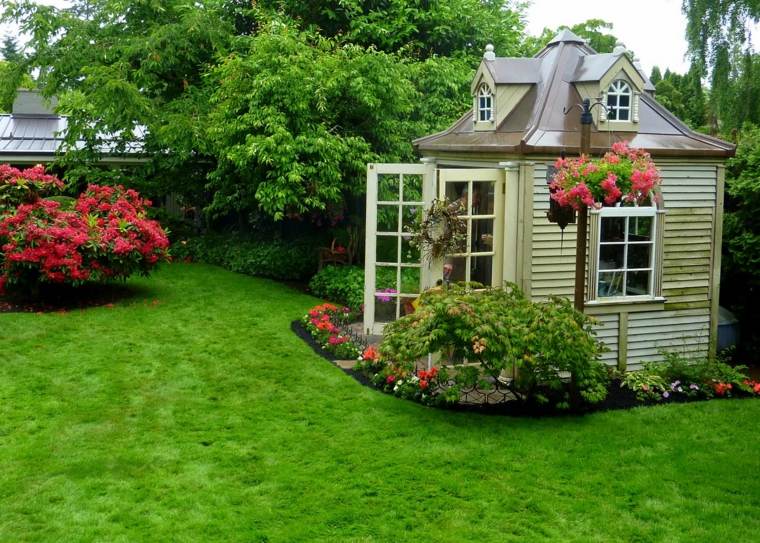 idées aménagement jardin maison bois jardin décoration florale